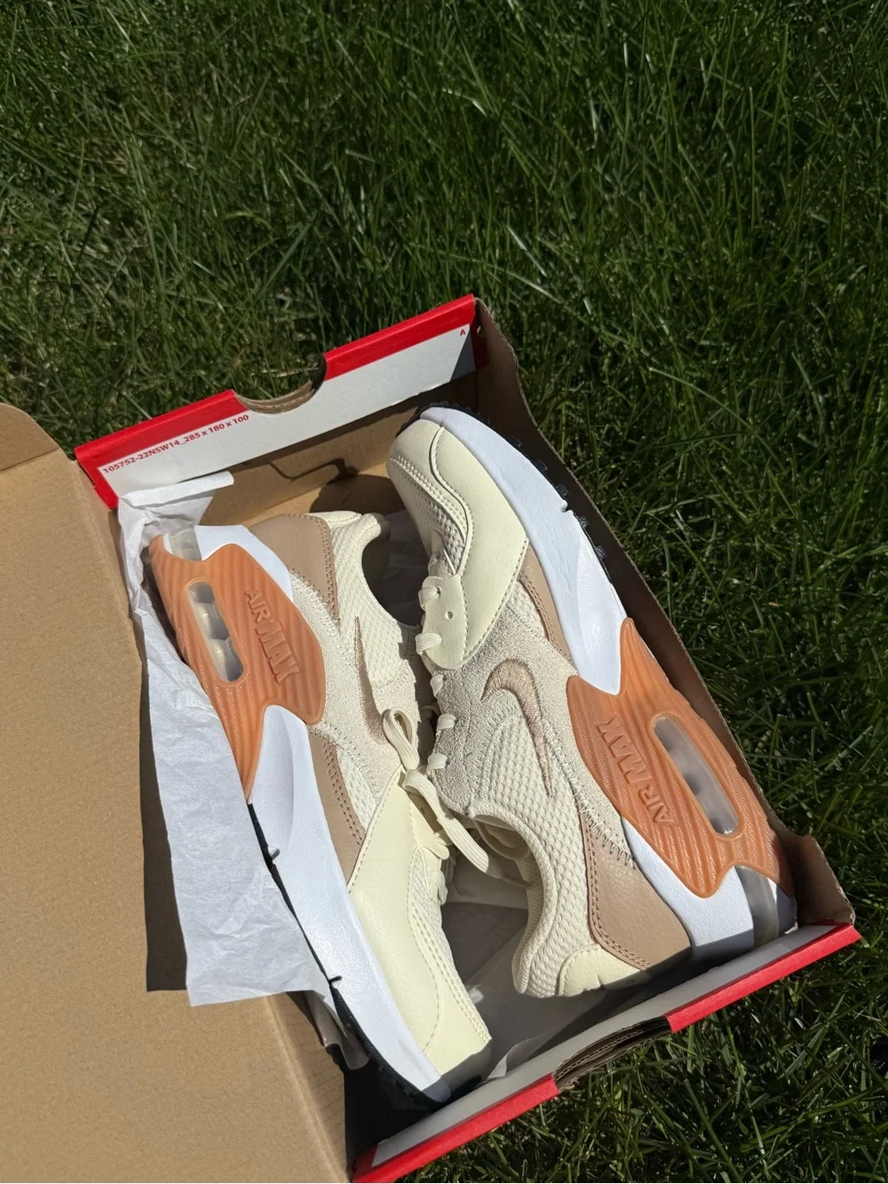 Nike Coconut Milk/Team Gold-Hemp